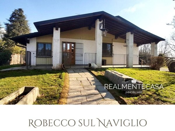 casa indipendente in vendita a Robecco sul Naviglio in zona Carpenzago