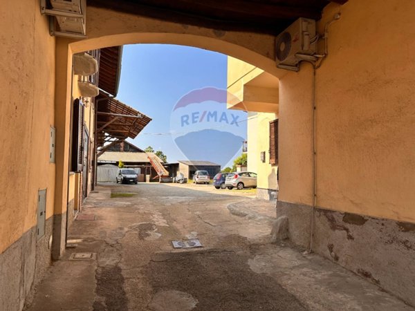 appartamento in vendita a Robecco sul Naviglio in zona Casterno