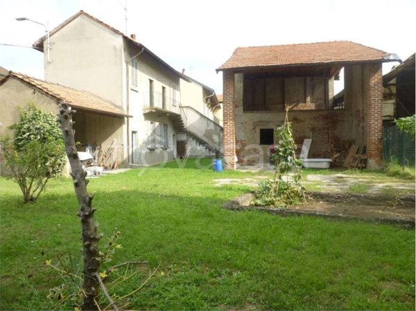 casa indipendente in vendita a Robecco sul Naviglio in zona Casterno