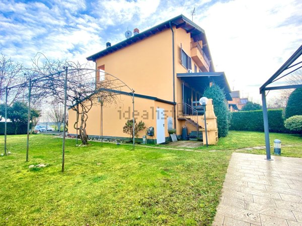 casa indipendente in vendita a Robecco sul Naviglio