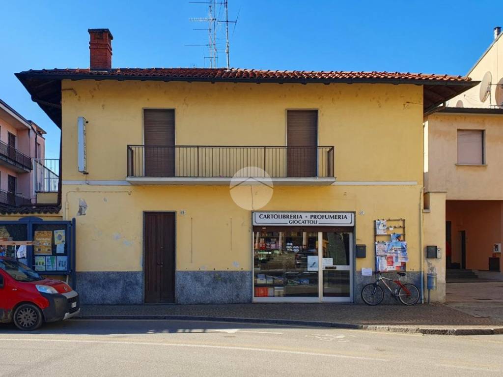 negozio in vendita a Robecco sul Naviglio