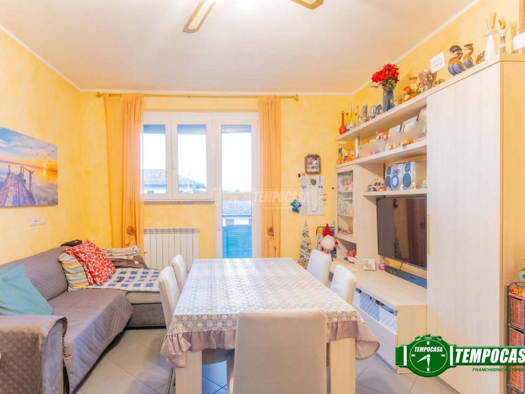 appartamento in vendita a Robecco sul Naviglio