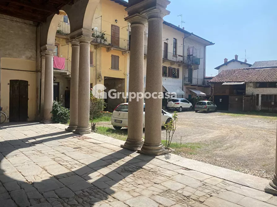 appartamento in vendita a Robecco sul Naviglio in zona Castellazzo de' Barzi