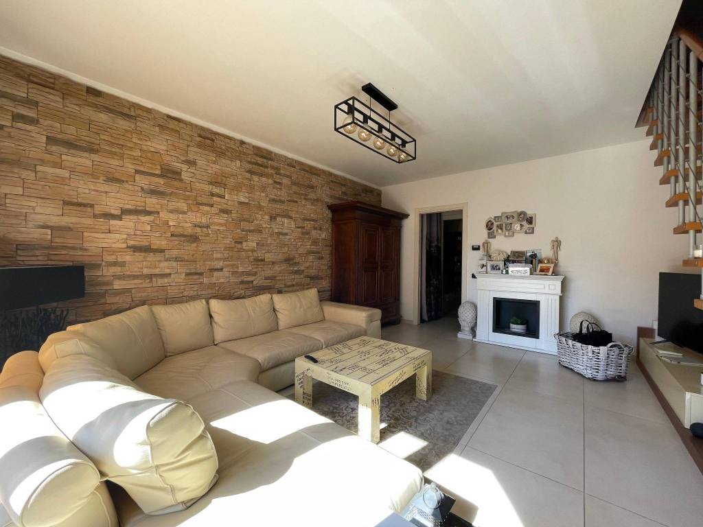 appartamento in vendita a Robecco sul Naviglio in zona Castellazzo de' Barzi
