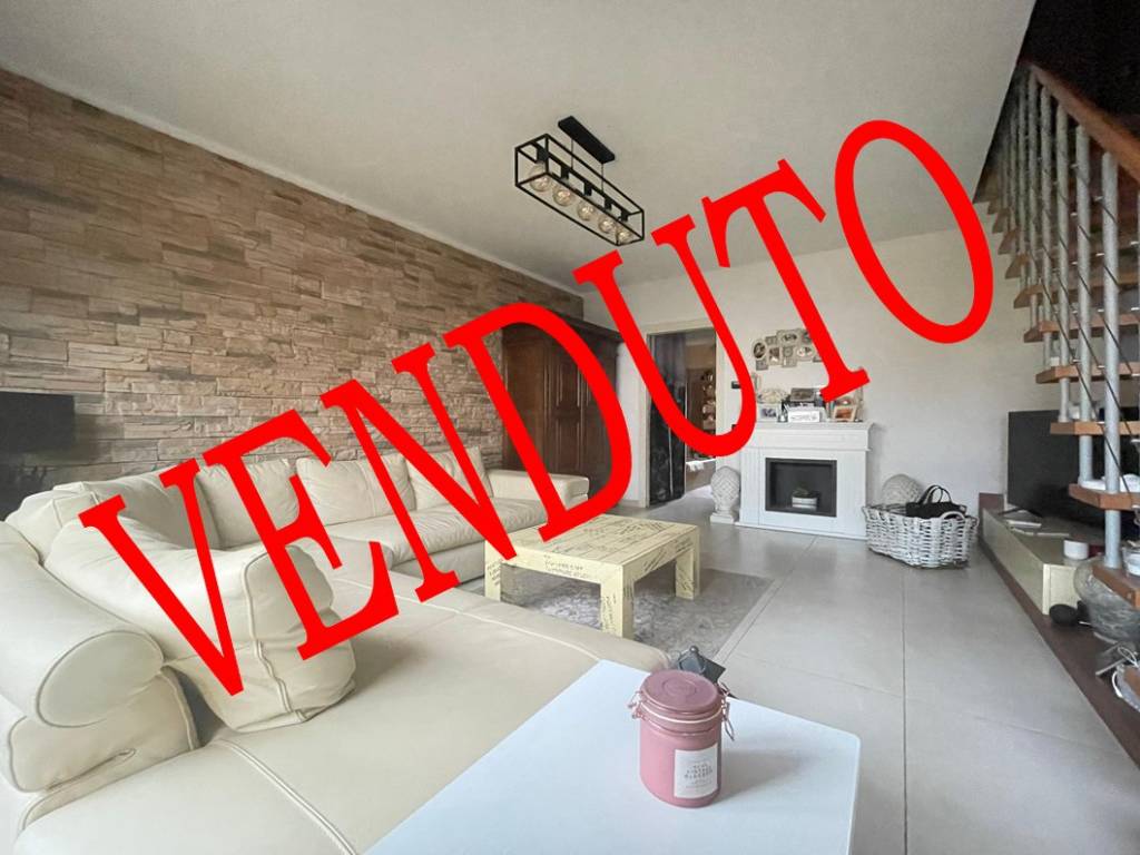 appartamento in vendita a Robecco sul Naviglio in zona Castellazzo de' Barzi