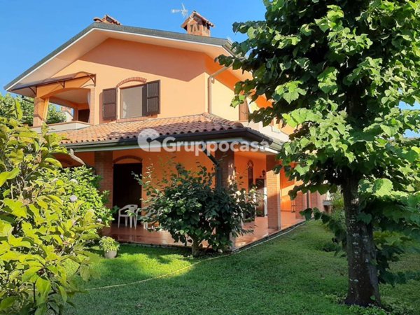casa indipendente in vendita a Robecco sul Naviglio