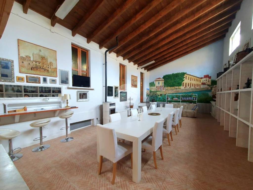 capannone in vendita a Robecco sul Naviglio