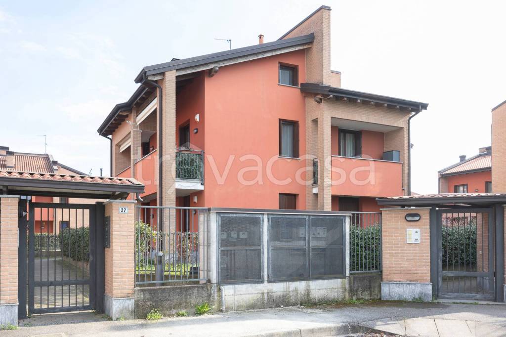 appartamento in vendita a Robecco sul Naviglio