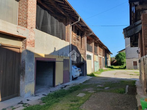 appartamento in vendita a Robecco sul Naviglio in zona Castellazzo de' Barzi