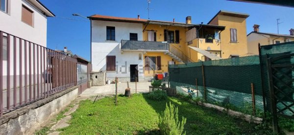 appartamento in vendita a Robecco sul Naviglio