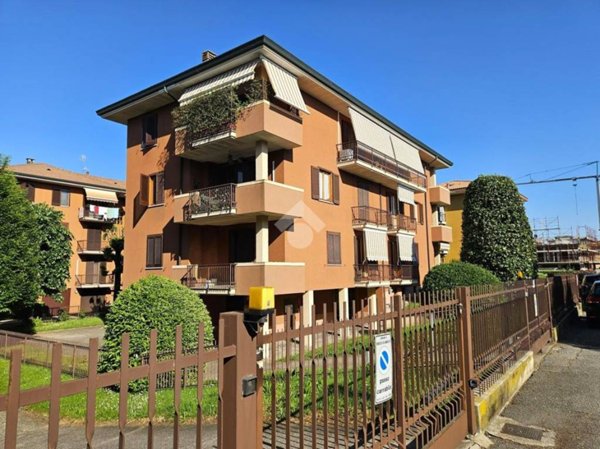appartamento in vendita a Robecco sul Naviglio