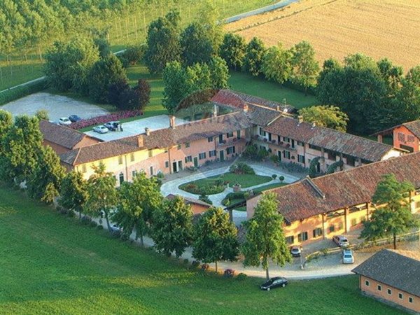 casale in vendita a Robecco sul Naviglio