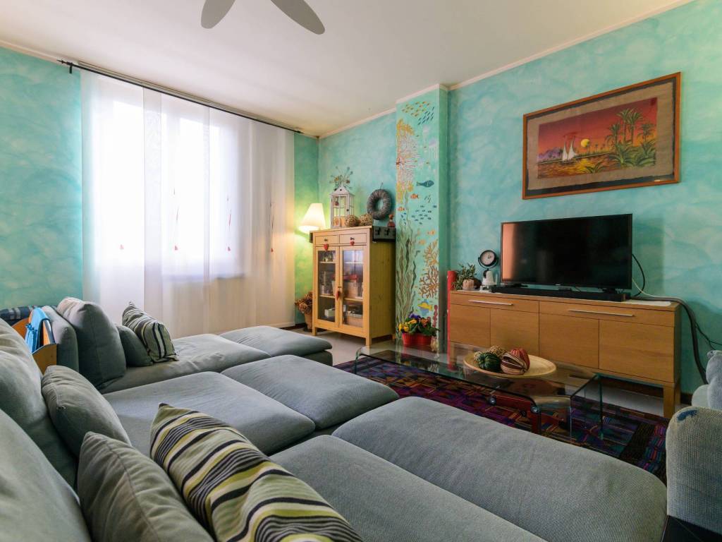 casa indipendente a Robecco sul Naviglio in zona Castellazzo de' Barzi