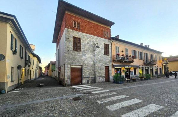casa indipendente in vendita a Robecco sul Naviglio