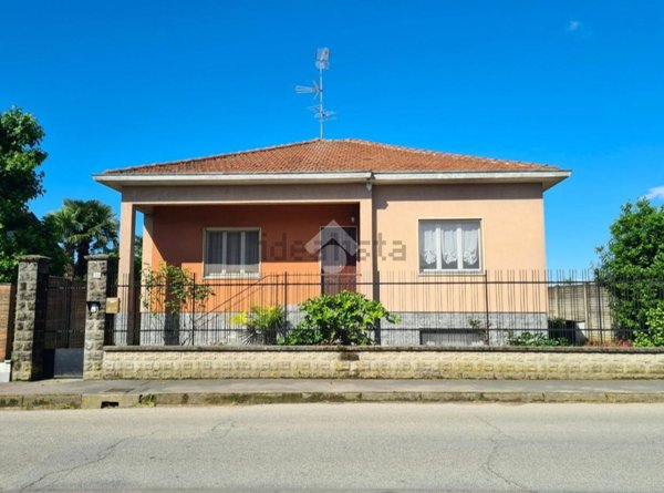 appartamento in vendita a Robecco sul Naviglio in zona Casterno