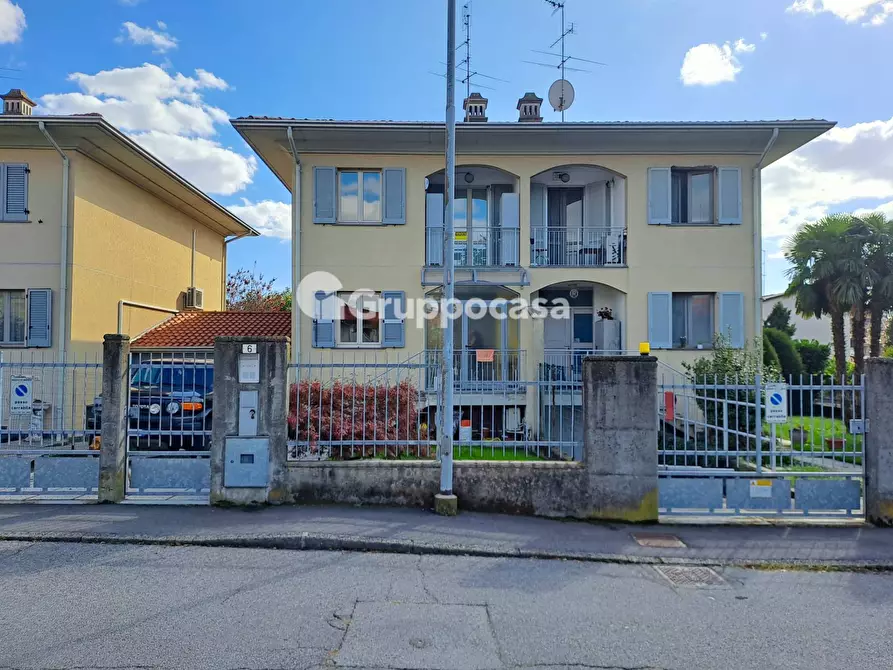 casa indipendente in vendita a Robecco sul Naviglio in zona Casterno