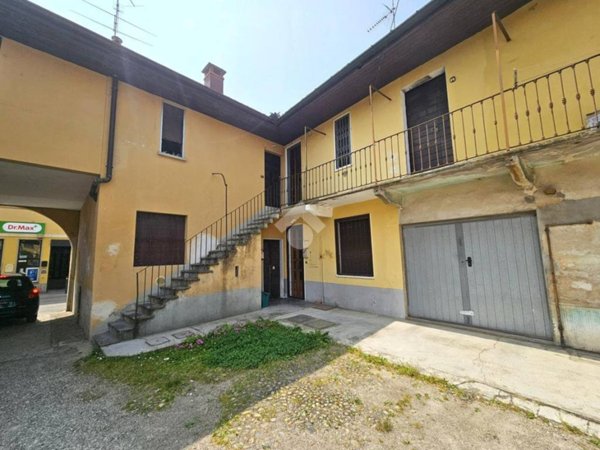 appartamento in vendita a Robecco sul Naviglio