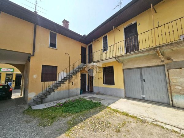 appartamento in vendita a Robecco sul Naviglio