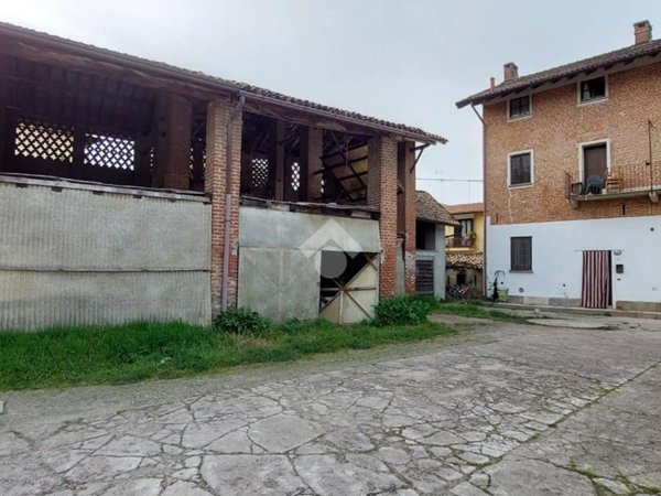 casa indipendente a Robecco sul Naviglio in zona Castellazzo de' Barzi