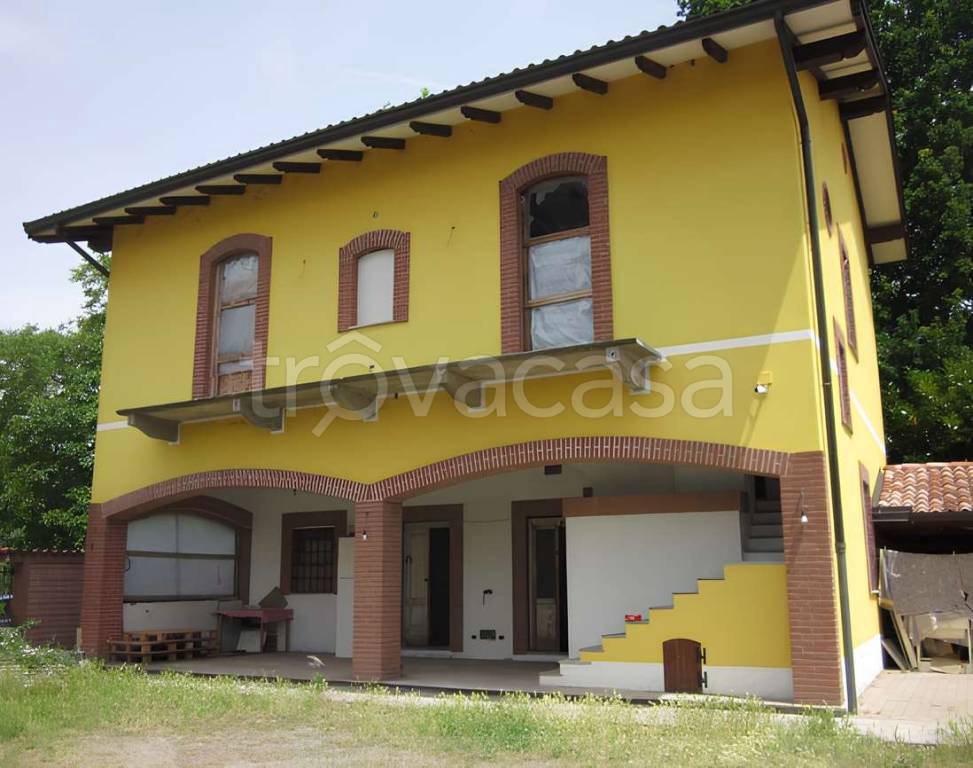 casa indipendente in vendita a Robecco sul Naviglio