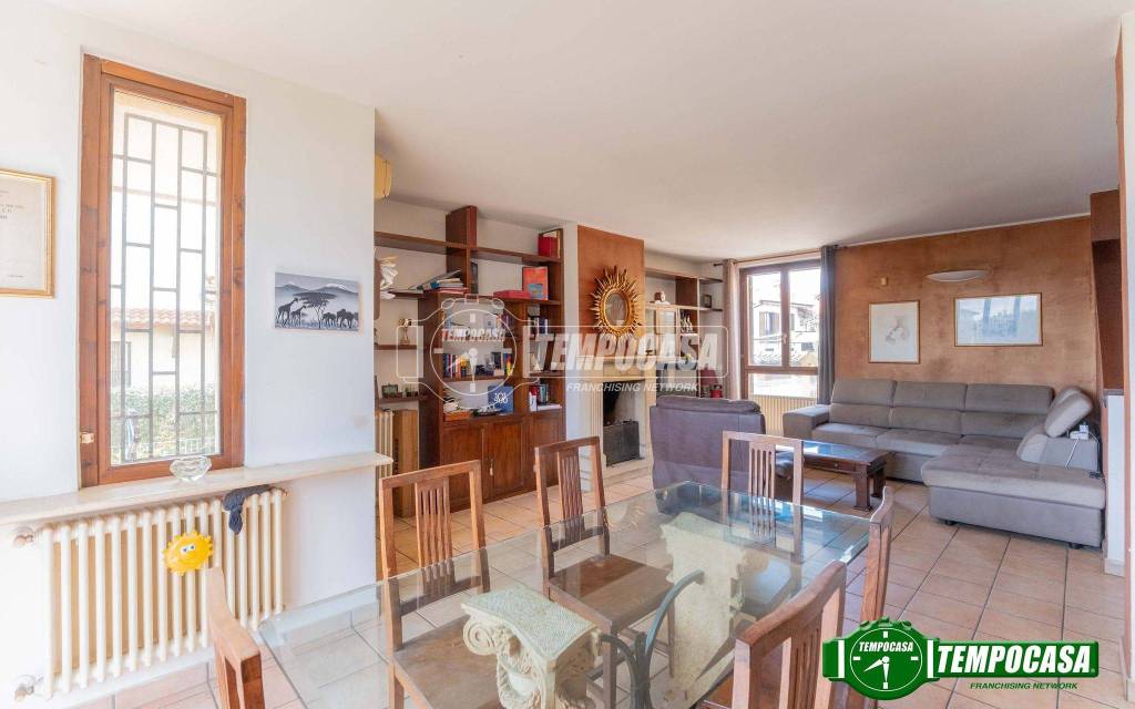 casa indipendente in vendita a Robecco sul Naviglio in zona Casterno