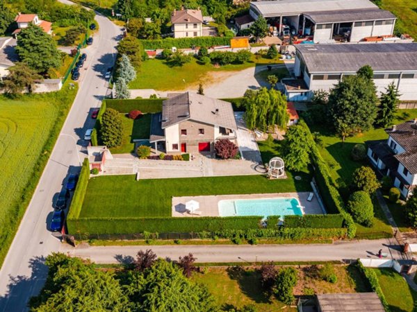 casa indipendente in vendita a Robecco sul Naviglio in zona Cascinazza