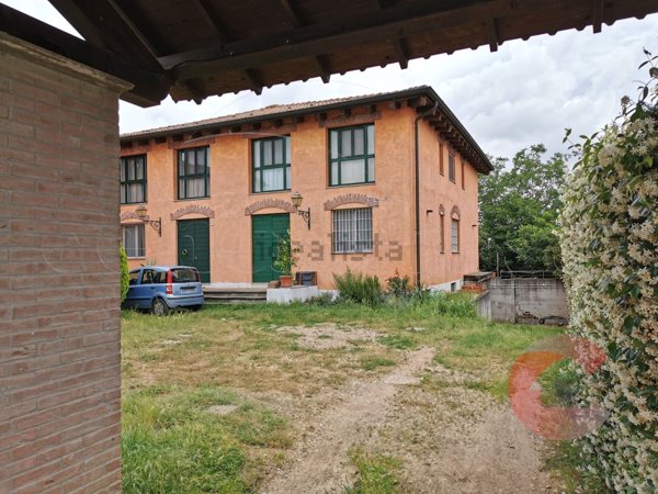 casa indipendente in vendita a Robecco sul Naviglio in zona Cascinazza
