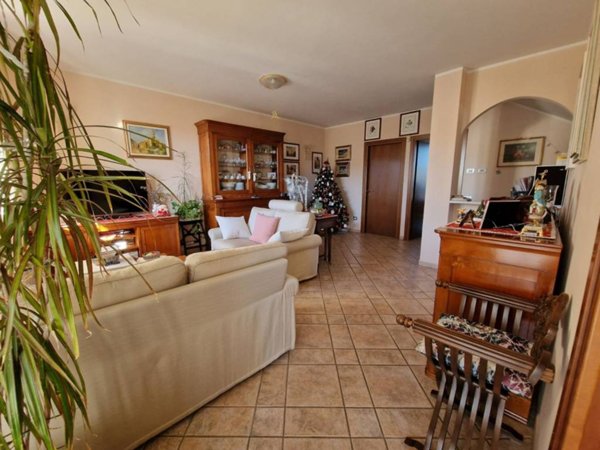casa indipendente in vendita a Robecco sul Naviglio