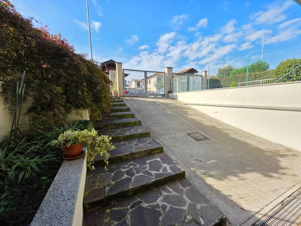 casa indipendente in vendita a Robecco sul Naviglio in zona Cascinazza