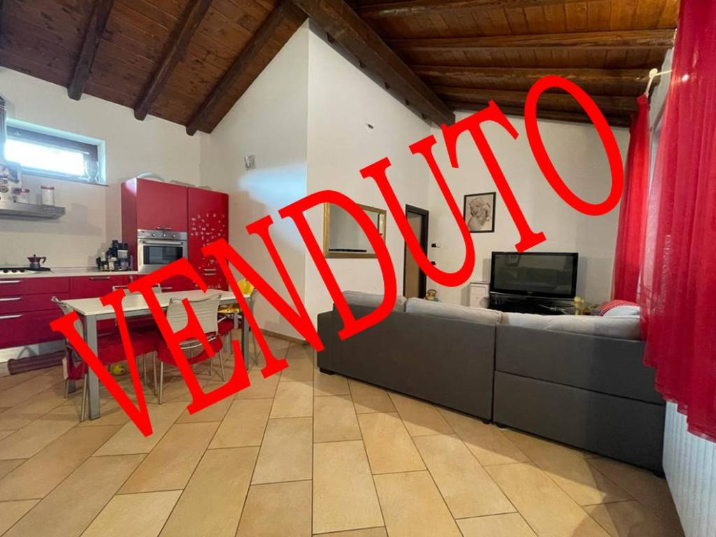 appartamento in vendita a Robecco sul Naviglio in zona Castellazzo de' Barzi