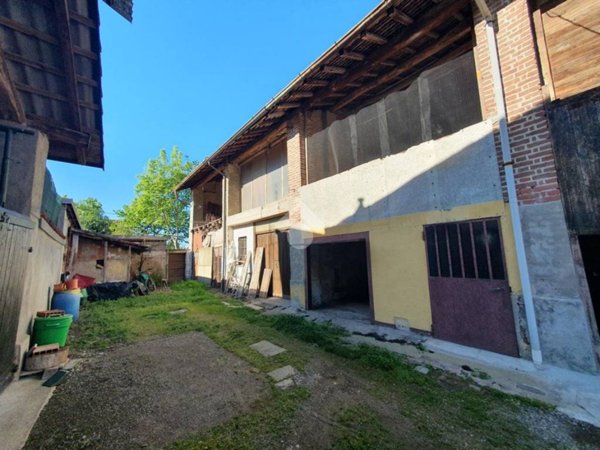 casa indipendente a Robecco sul Naviglio in zona Castellazzo de' Barzi