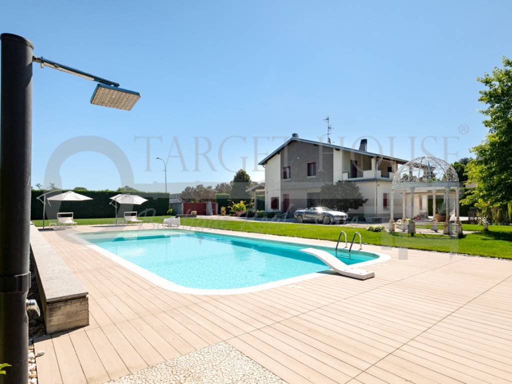 casa indipendente in vendita a Robecco sul Naviglio in zona Cascinazza