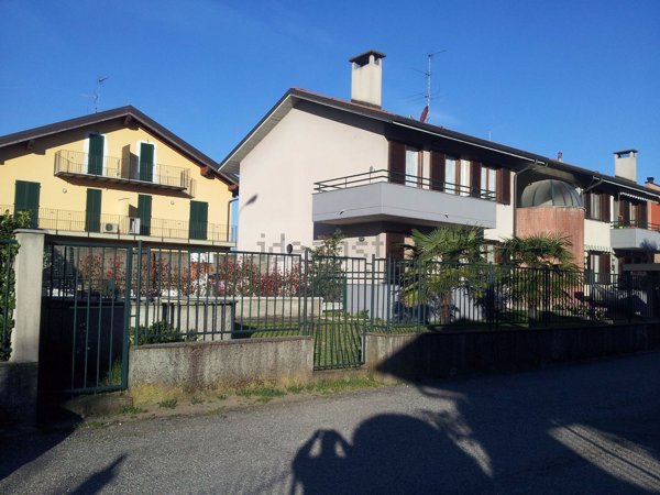 ufficio in vendita a Robecco sul Naviglio