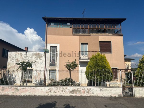 casa indipendente in vendita a Robecco sul Naviglio