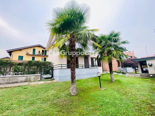 locale commerciale in vendita a Robecco sul Naviglio