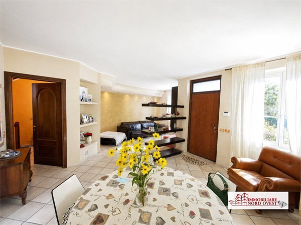 casa indipendente a Robecco sul Naviglio in zona Castellazzo de' Barzi