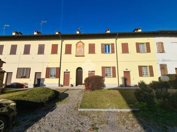 casa indipendente in vendita a Robecco sul Naviglio in zona Cascinazza