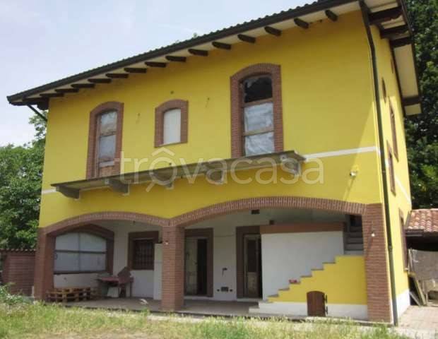 casa indipendente in vendita a Robecco sul Naviglio in zona Carpenzago