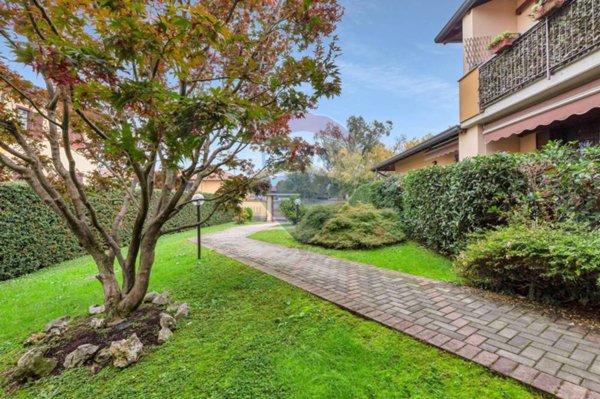 appartamento in vendita a Robecco sul Naviglio