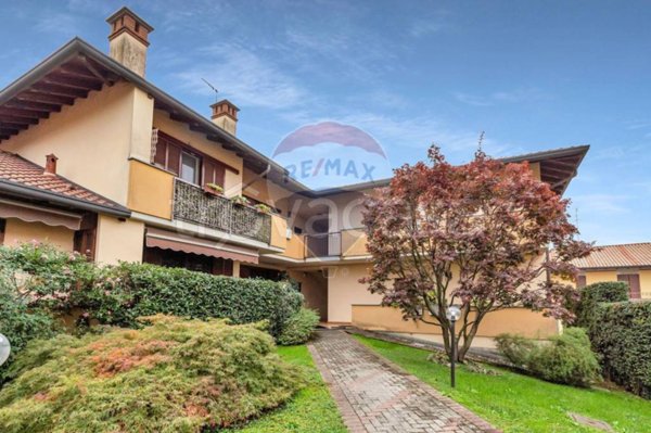 appartamento in vendita a Robecco sul Naviglio in zona Castellazzo de' Barzi