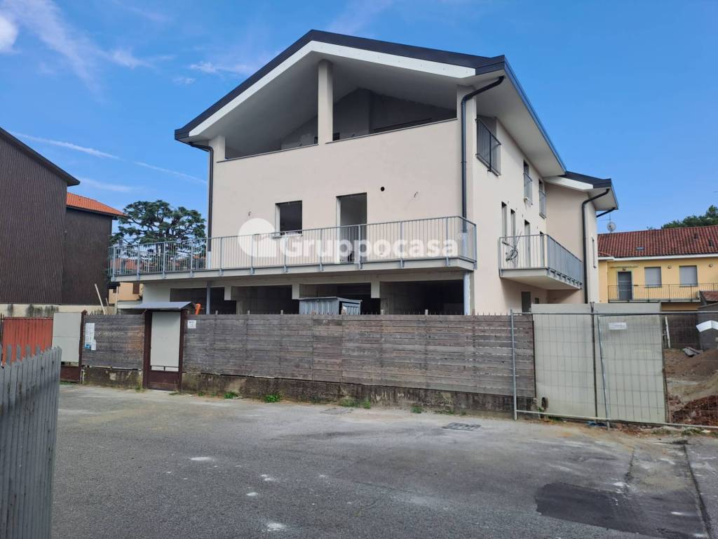 appartamento in vendita a Robecco sul Naviglio