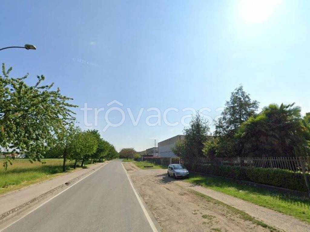 locale commerciale in vendita a Robecco sul Naviglio