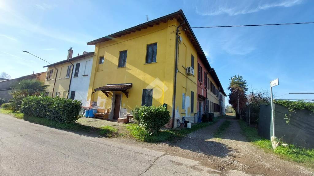 appartamento in vendita a Robecco sul Naviglio