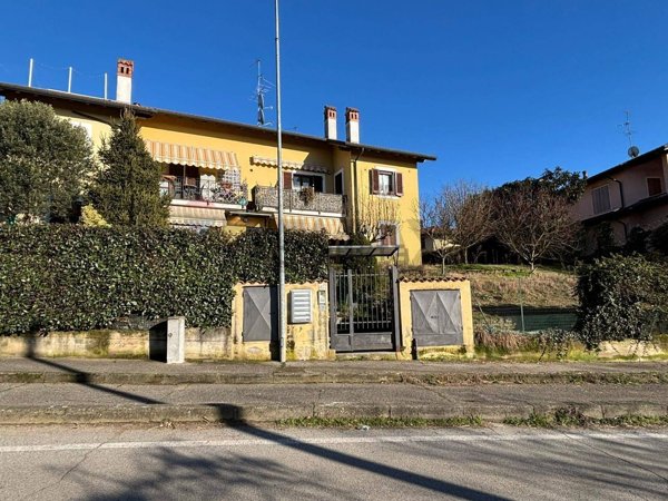 appartamento in vendita a Robecco sul Naviglio in zona Casterno