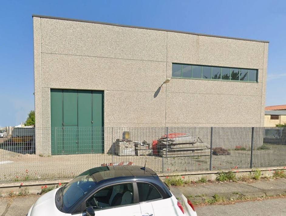 locale commerciale in vendita a Robecco sul Naviglio