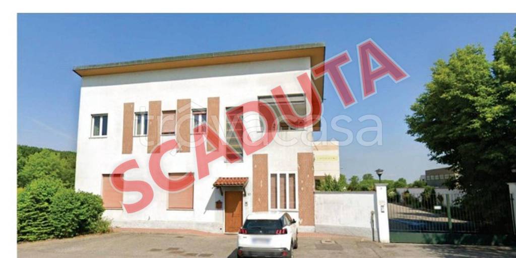 negozio in vendita a Robecco sul Naviglio in zona Casterno