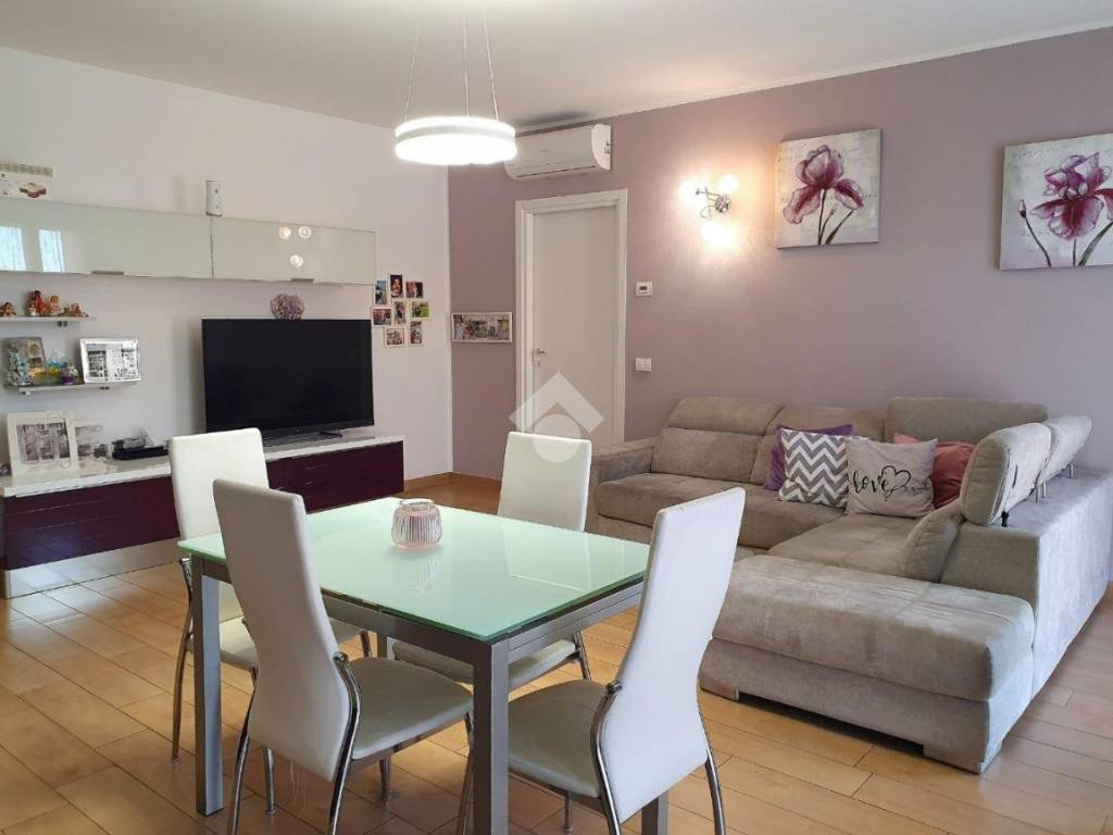 appartamento in vendita a Robecco sul Naviglio