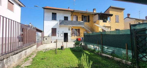 appartamento in vendita a Robecco sul Naviglio in zona Castellazzo de' Barzi