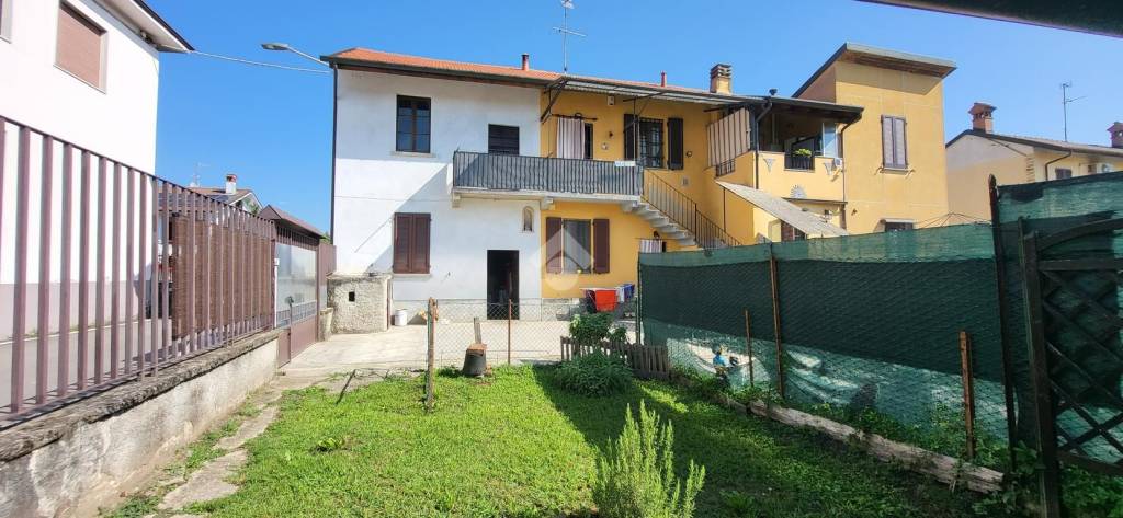 appartamento in vendita a Robecco sul Naviglio