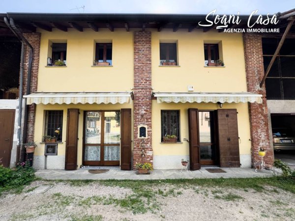 casa indipendente in vendita a Robecco sul Naviglio